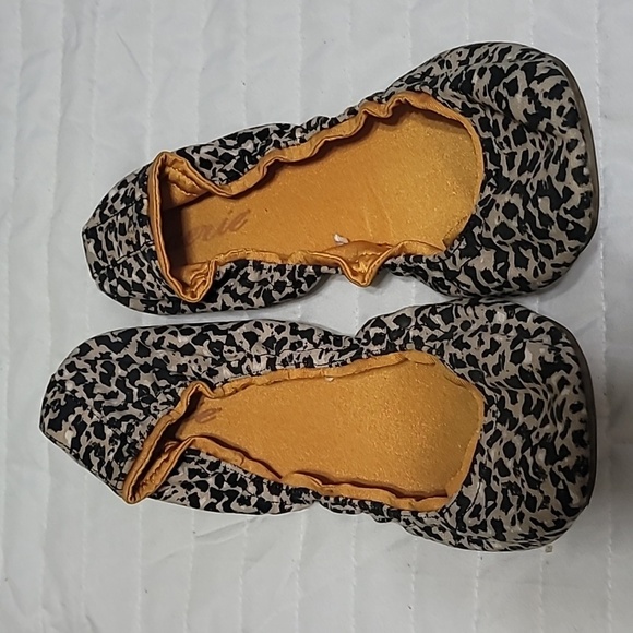Aerie Leopard Print Women's Flats Size 9 - Picture 1 of 5